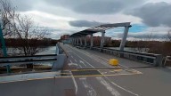 La pasarela del Azud, entre las Fuentes y Vadorrey, permanece cortada desde este martes