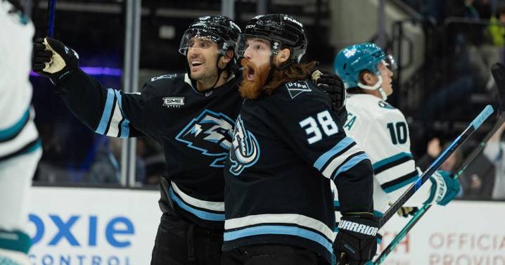 Schmaltz gets second career hat trick for first three goals of season as Mammoth beat Sharks 6