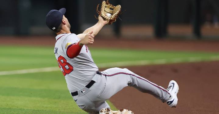 Matt Olson wins 2025 Fielding Bible Award at First Base