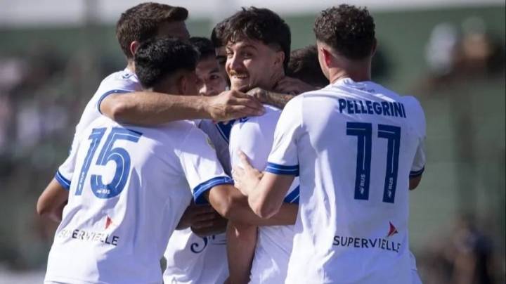 Vélez venció a Sarmiento y complicó a un rival directo de San Martín
