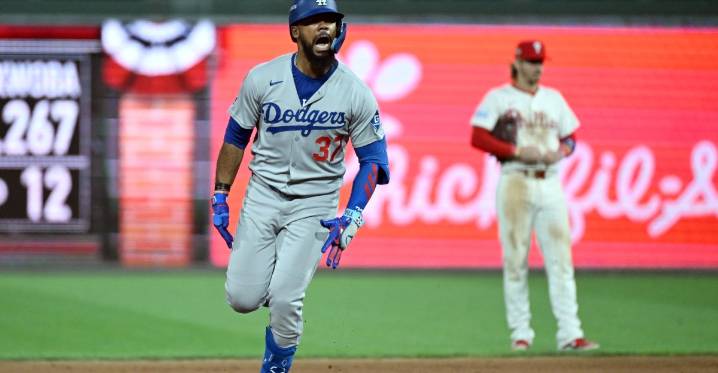 Teoscar Hernández home run completes Dodgers comeback over Phillies in Game 1