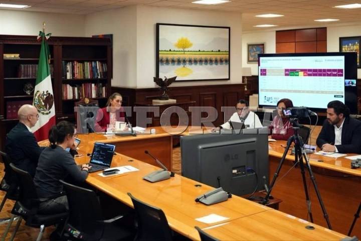 Supervisa Sheinbaum recuperación de caminos tras lluvias