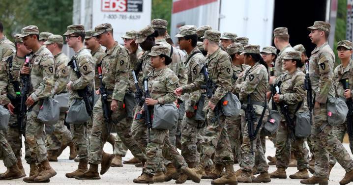 Texas National Guard arrives in the Chicago area despite objections of Illinois officials