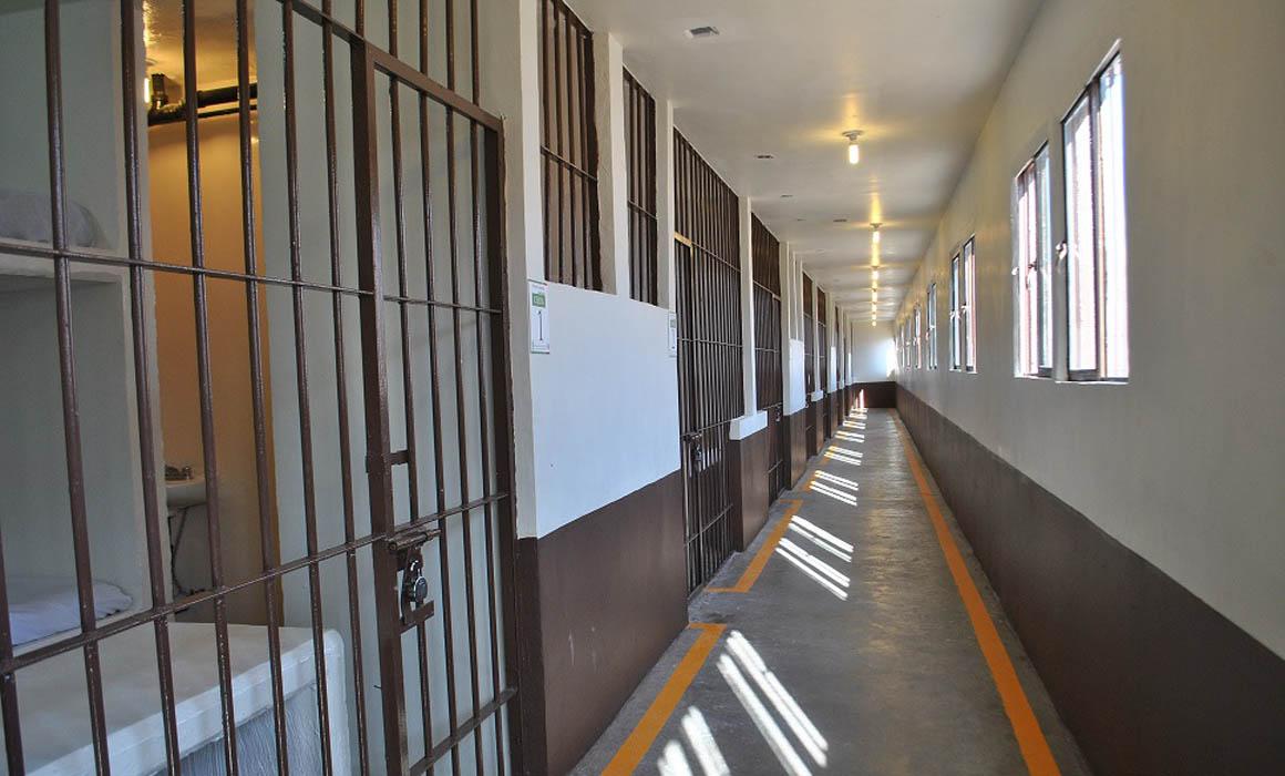 Por pederastia agravada en una primaria, sentencian a 6 años a maestro