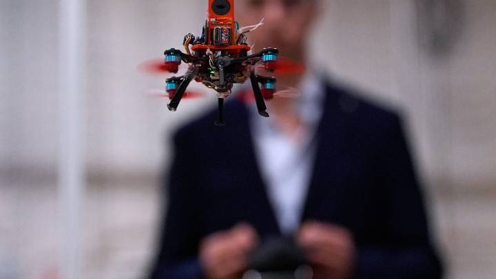 Building a better drone? WPI students developing new technology inspired by bats