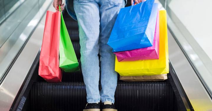 Diwali 2025: Is It Okay To Pay For Big Buys With Credit Card? Things To Remember