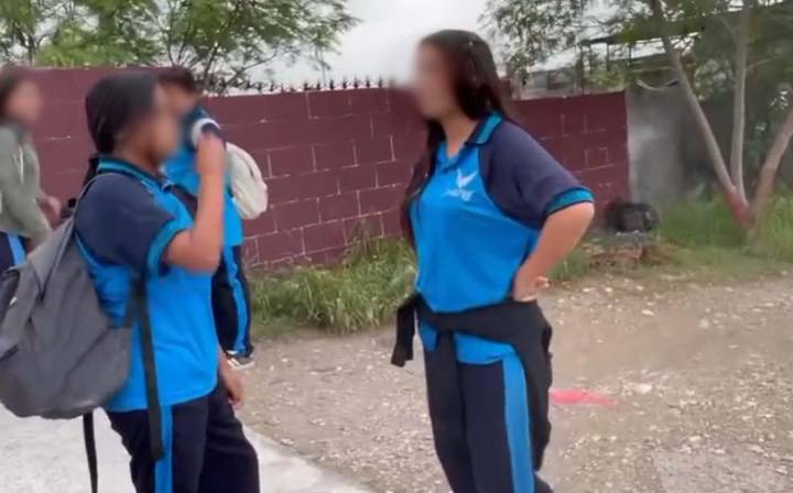 Se pelean adolescentes afuera de escuelas en Monterrey, Pesquería y Allende