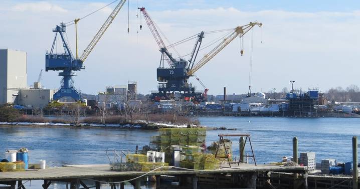 Portsmouth Naval Shipyard workers and others seek food, fuel aid during shutdown