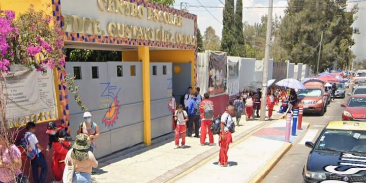 Puebla inicia proceso para cambiar nombre de escuelas llamadas Gustavo Díaz Ordaz
