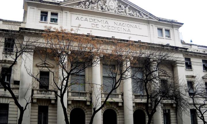 Salud.  El Gobierno dejará de subsidiar a la Academia Nacional de Medicina y la entidad empezó a hacer recortes