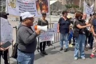 Protestan policías en Zócalo por marcha de 2 de octubre