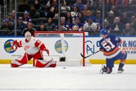 Islanders thump Red Wings 7-2 as Heineman etches first multi