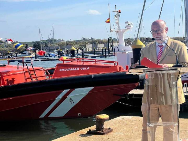 Salvamento Marítimo invierte 2,5 millones en la Salvamar Vela, en la base de Mazagón