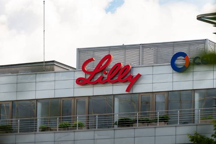 Las acciones de Eli Lilly están cotizando a la baja el viernes: ¿Qué está pasando?