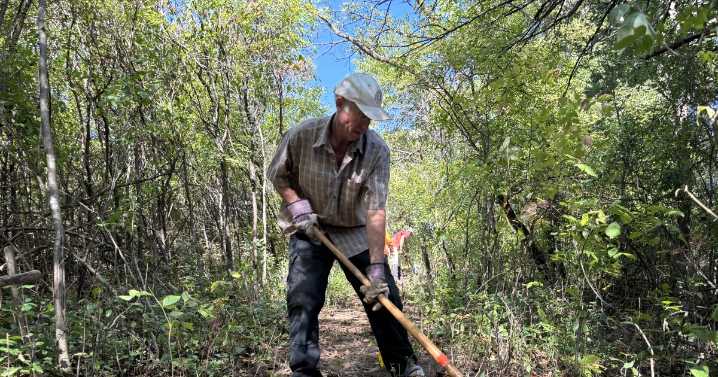 Volunteers expand Ice Age Trail by 1.5 miles with new pathway in Slinger