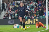 USWNT 6, New Zealand 0: Emma Sears scores first professional hat trick