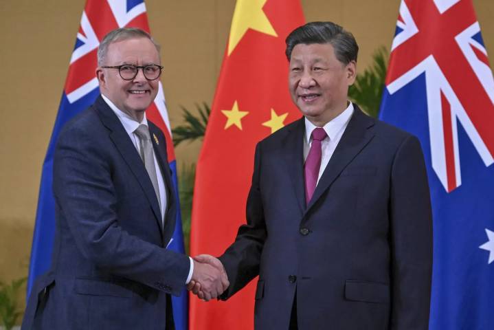 Australia y China piden relación madura en la cumbre de ASEAN