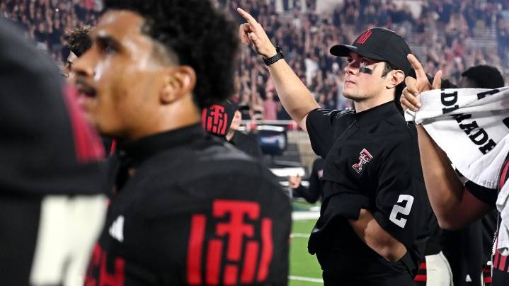 QB Behren Morton injured again for No. 9 Texas Tech as Will Hammond finishes another win