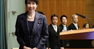 Una mujer de línea dura se convierte en la primera líder de Japón en la historia