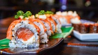 Rolls a menos de 2 euros: está en Chueca y es la barra de sushi japonesa de la que todo el mundo habla