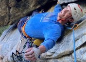 El influencer Balin Miller muere al caer desde una montaña rocosa mientras transmitía en vivo