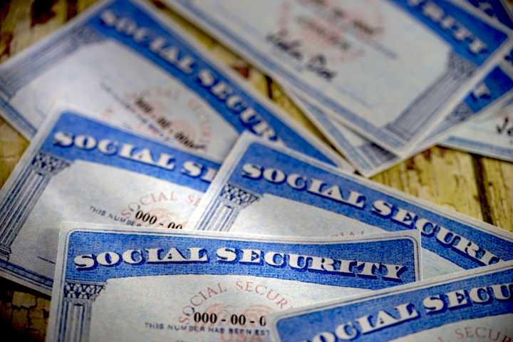 Seguro Social anuncia aumento de 2.8% en beneficios para 2026