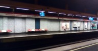 Cierran estación de Metro Universidad Católica tras disturbios por conmemoración del 18