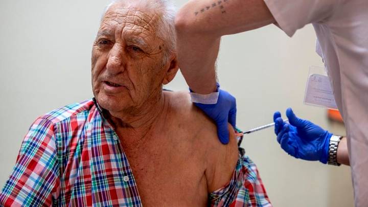 Arranca la campaña contra la gripe en Extremadura con una vacuna de alta carga y más eficaz: estas son todas las novedades