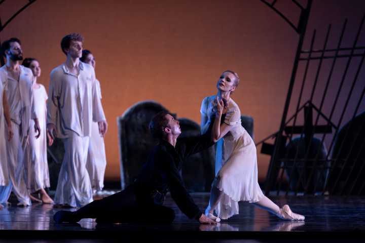Review: Milwaukee Ballet’s ‘Giselle’ Transforms the Classic Tale