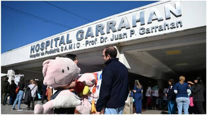 Médicos y trabajadores del Garrahan irán en caravana a Olivos a pedir que se aplique la ley de emergencia