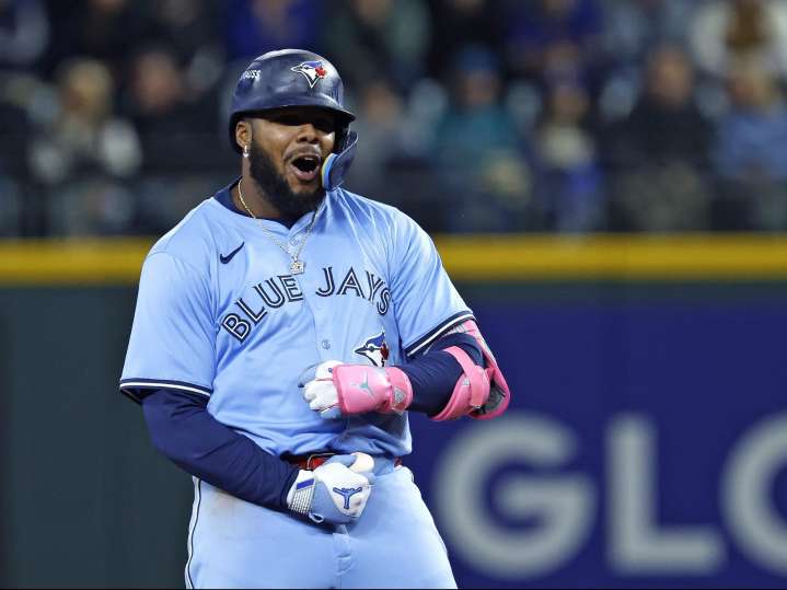 Comeback kid Jays begin climb back into ALCS with blowout of Mariners