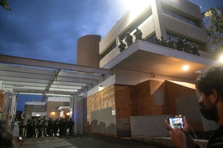 Judge to rule Sunday in troop deployment case, aware of ‘looming’ deadline