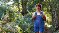 A physical therapist recommends walking to help with chronic pain