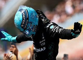 Russell gana en Singapur y McLaren conquista el título de Constructores