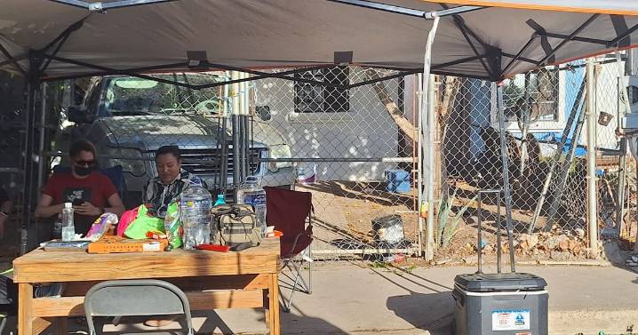 Pide apoyo de la gobernadora para recuperar su casa invadida 