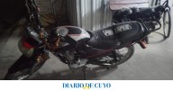 De madrugada, una persecución terminó con un sujeto abandonando una moto que sería robada