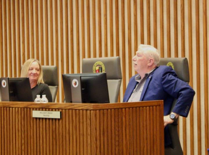 Tinley Park board eases restrictions on business licenses