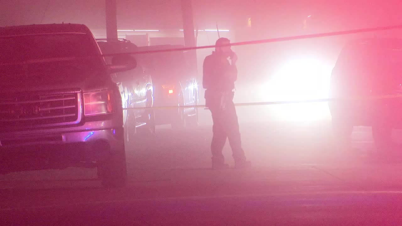 Fort Worth police investigate after 2 shot in armed robbery attempt