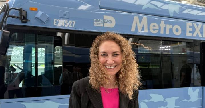 Nuevo corredor de autobuses eléctricos transforma la movilidad en el sur de Miami