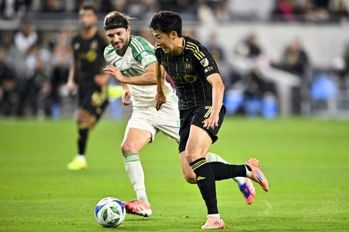 Deadspin | Sub Nathan Ordaz's late goal lifts LAFC past Austin FC