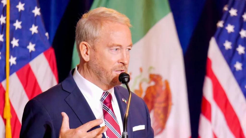 Tras ataque a 'narco lancha', embajador Ronald Johnson visita la Cancillería