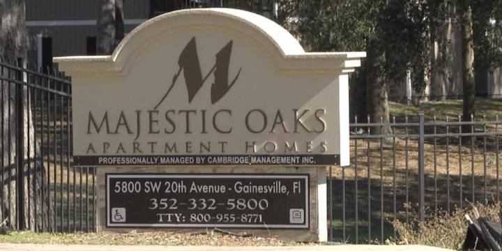 Alachua County deputies investigate shooting, crash at Majestic Oaks apartments