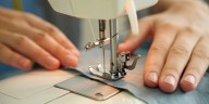 Día Mundial de la Costurera: el homenaje a las manos que tejen historia, identidad y oficio en cada puntada