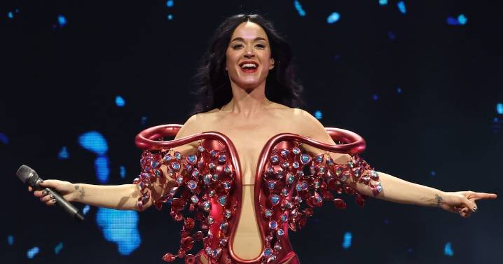 Internet en shock: Katy Perry y Justin Trudeau confirman su romance en París