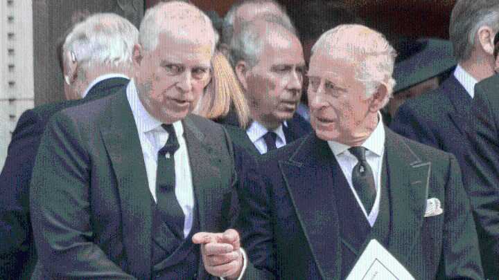 Rey Carlos III retira el título de príncipe a su hermano Andrés por el caso Epstein