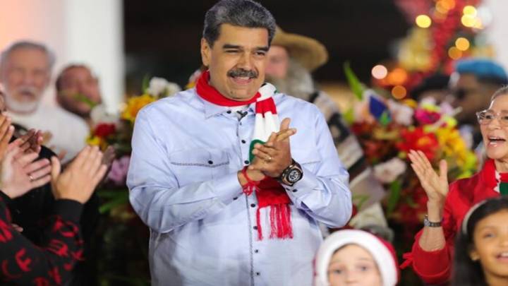 Maduro da la bienvenida a la Navidad