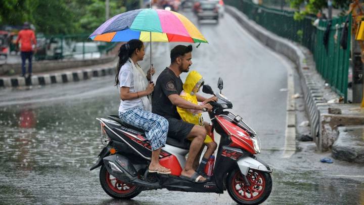 Rain, thunderstorms likely in Delhi during day; AQI at 114