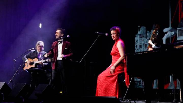 Lucía Pardo y Santi Alverú meten al público en los bolsillos de Mendoza
