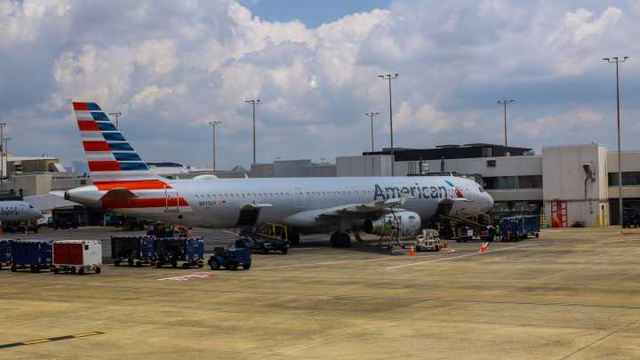 American Airlines Cuts LAX To JFK Route Short As 7 Passengers Fall Ill While Pilots Use Oxygen Masks To Fly Plane