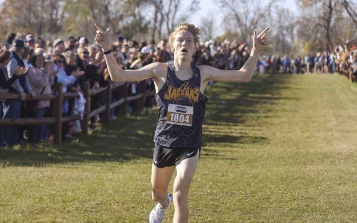 Owen Johnson earns his redemption with North Dakota Class B boys cross country individual title